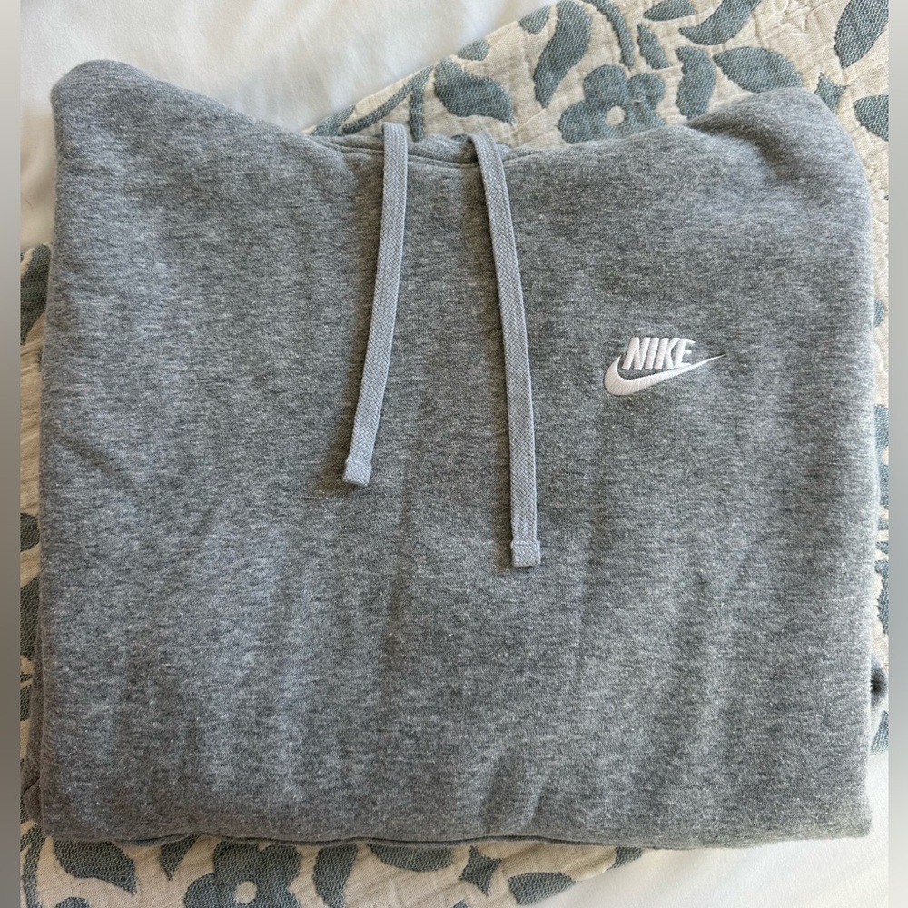 Nike Heather Gray Sweatshirt